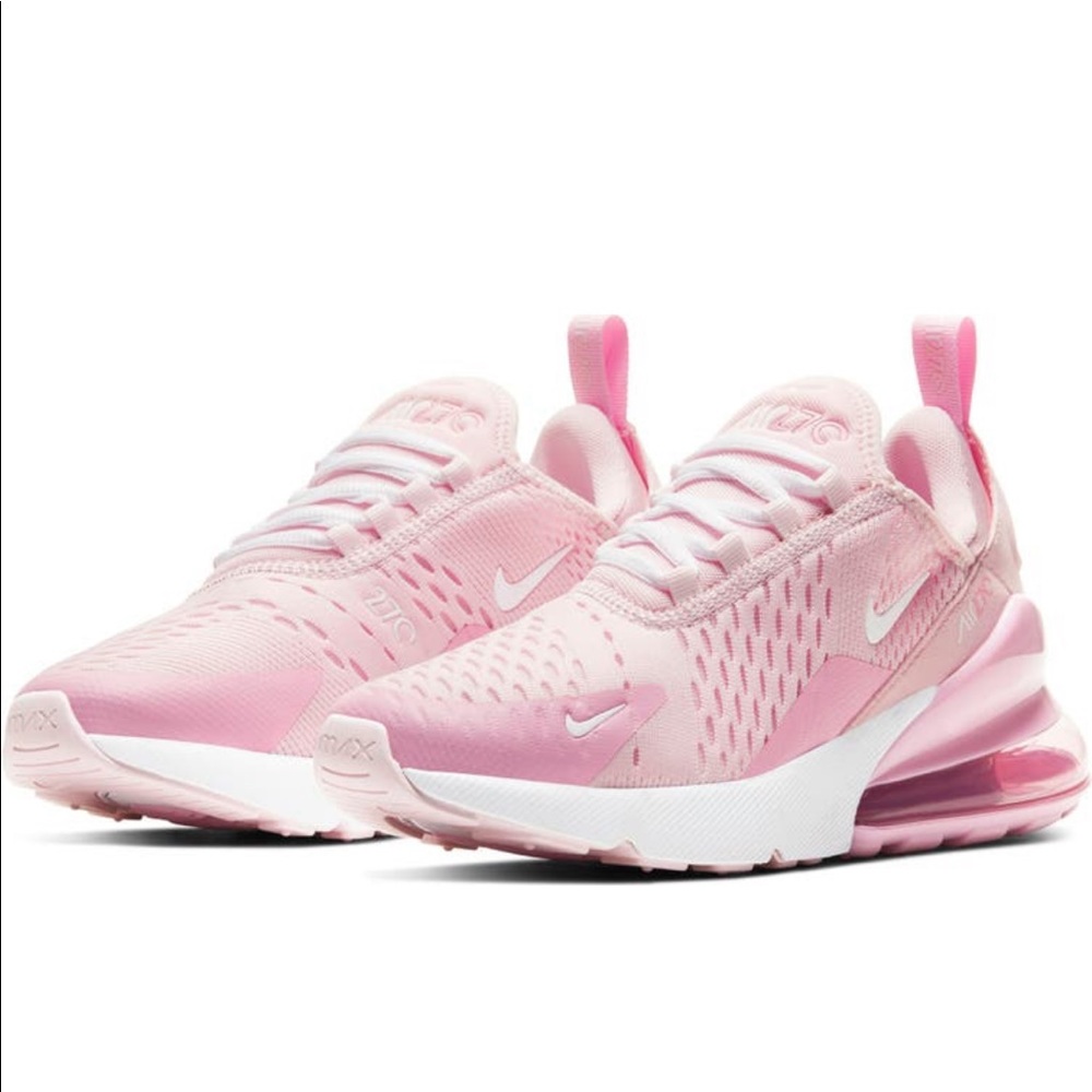 NIKE AIR MAX 270